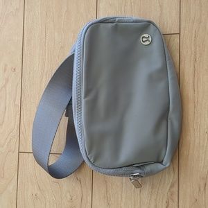 Lululemon Everywhere Belt Bag